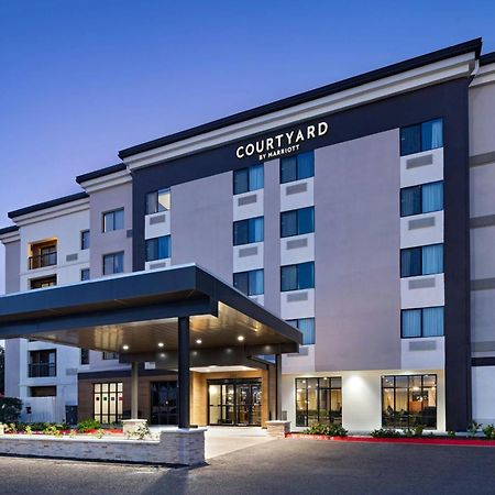 Courtyard Laredo Hotel Bagian luar foto