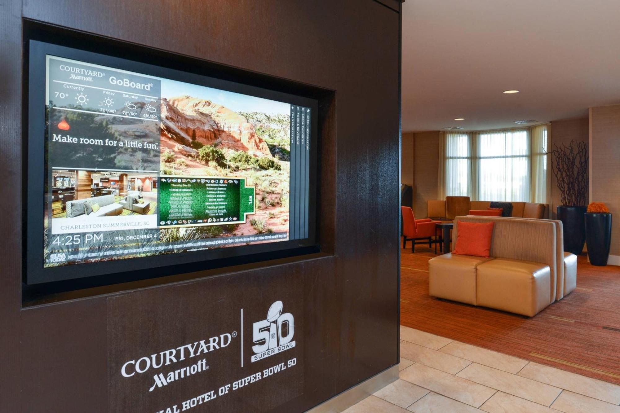 Courtyard Laredo Hotel Bagian luar foto