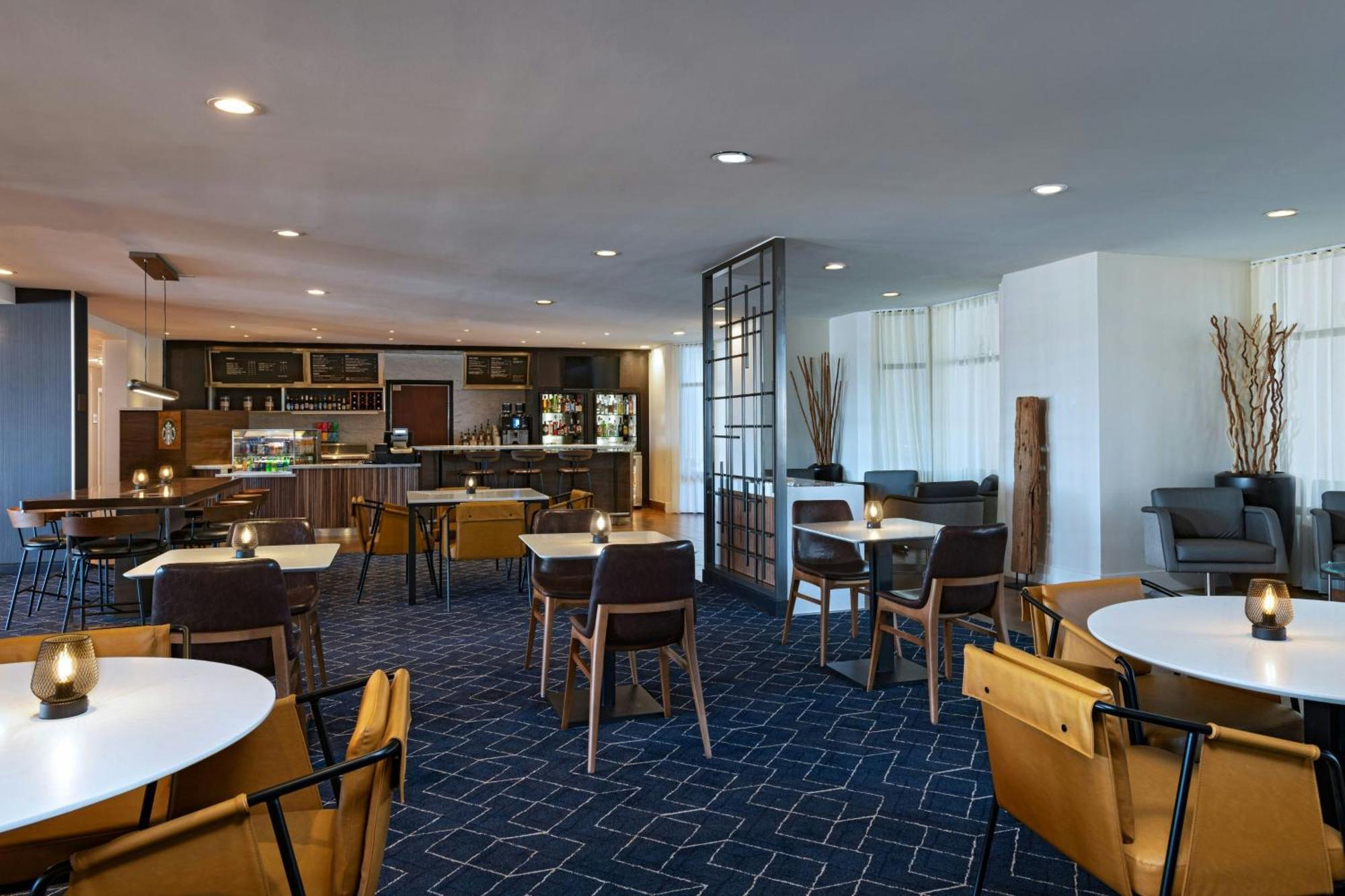 Courtyard Laredo Hotel Bagian luar foto
