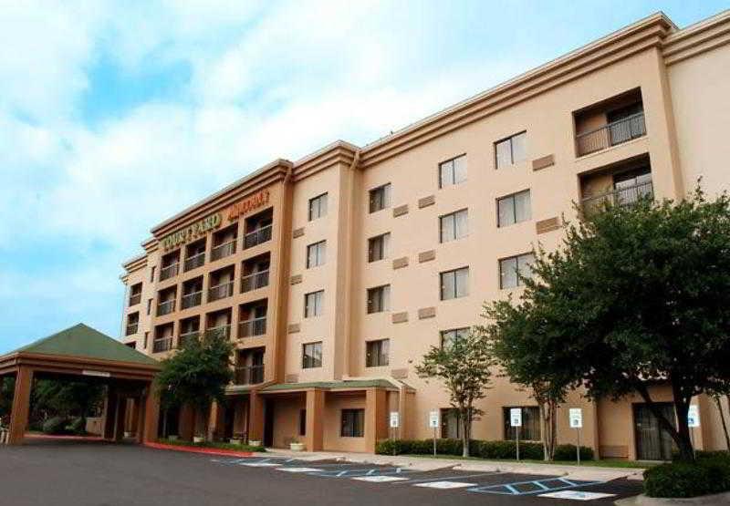 Courtyard Laredo Hotel Bagian luar foto
