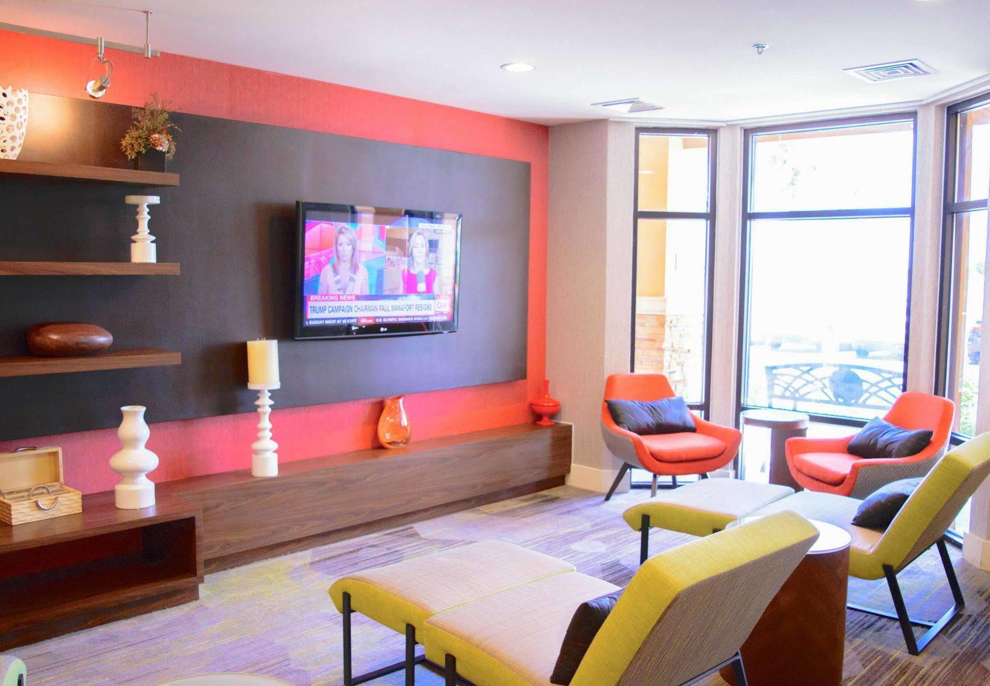 Courtyard Laredo Hotel Bagian luar foto