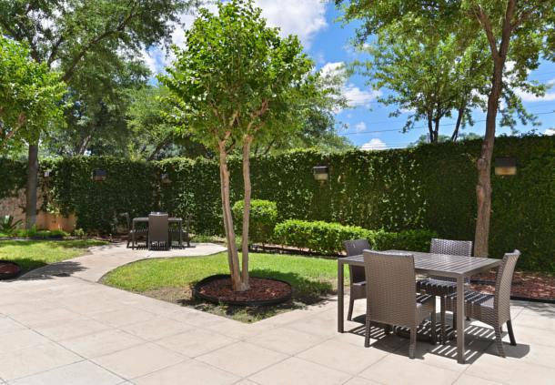 Courtyard Laredo Hotel Bagian luar foto